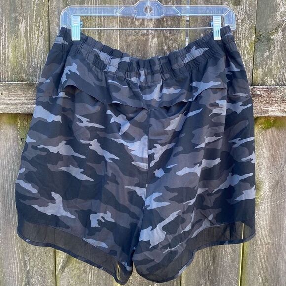 Athleta Camo Mesh Racer Run Shorts 4” | 1X - Picture 4 of 5